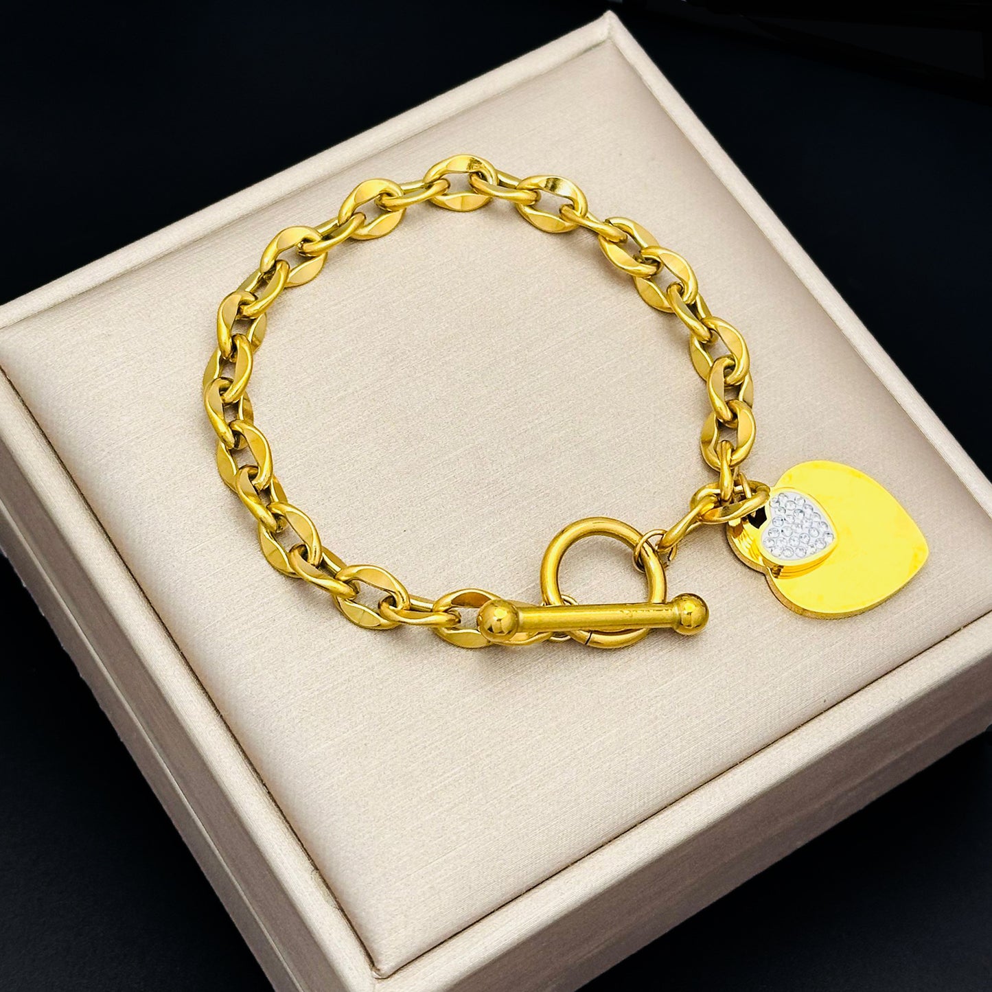 Amora Interlock Bracelet