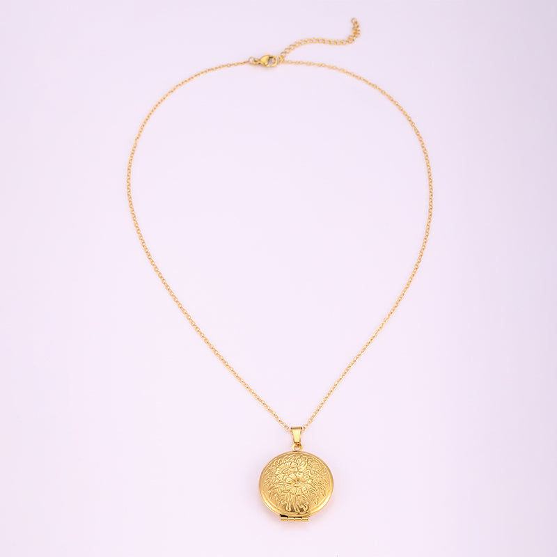 Vintage Heirloom Round Locket Necklace (Special Variant - Side Open)