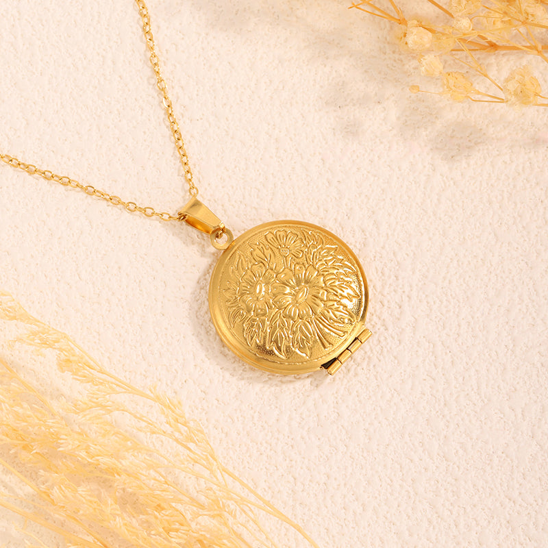 Vintage Heirloom Round Locket Necklace (Special Variant - Side Open)