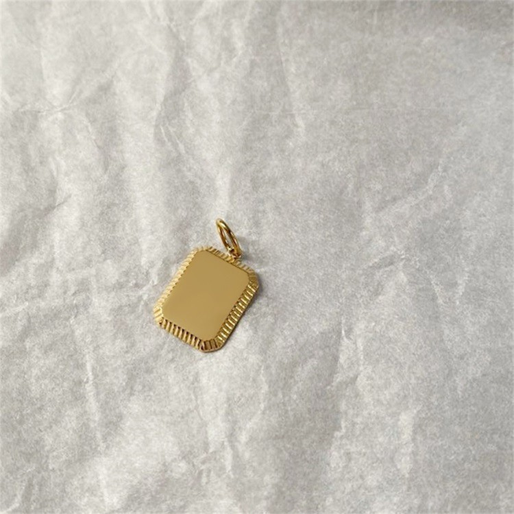 Aurea Pendant Necklace