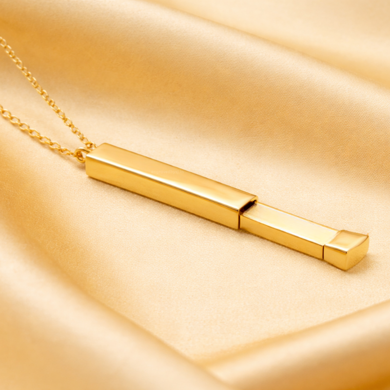 Vault Bar Necklace