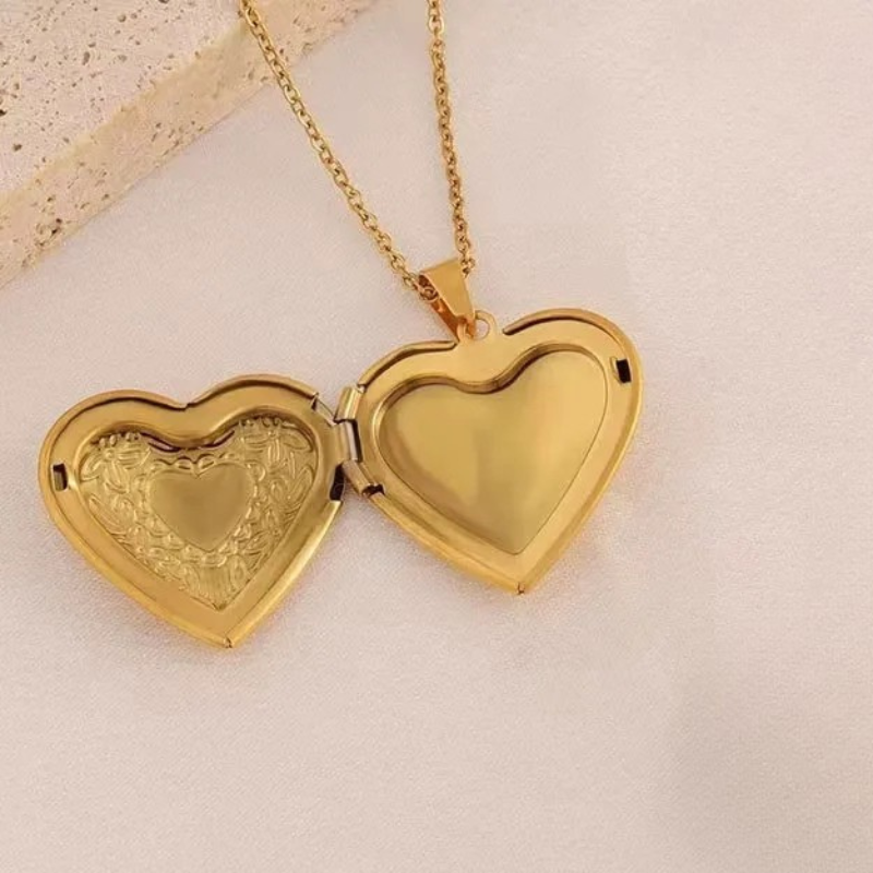 Vintage Heart Locket Pendant Necklace