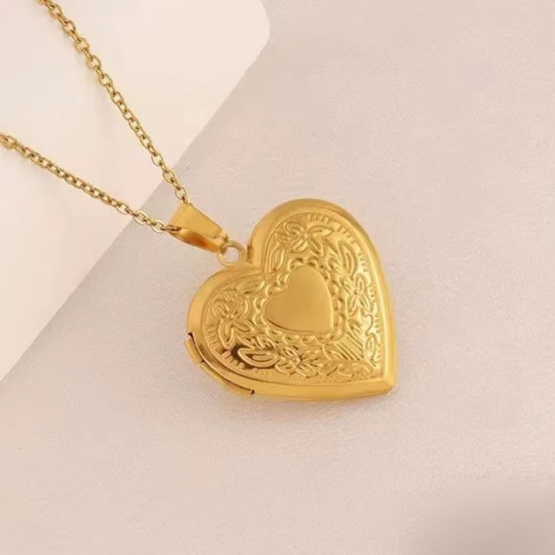 Vintage Heart Locket Pendant Necklace